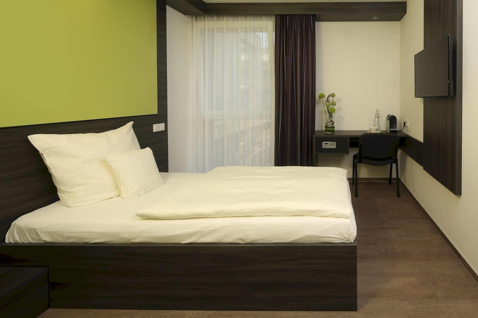 Economy-Hotel Ulm Exteriér fotografie